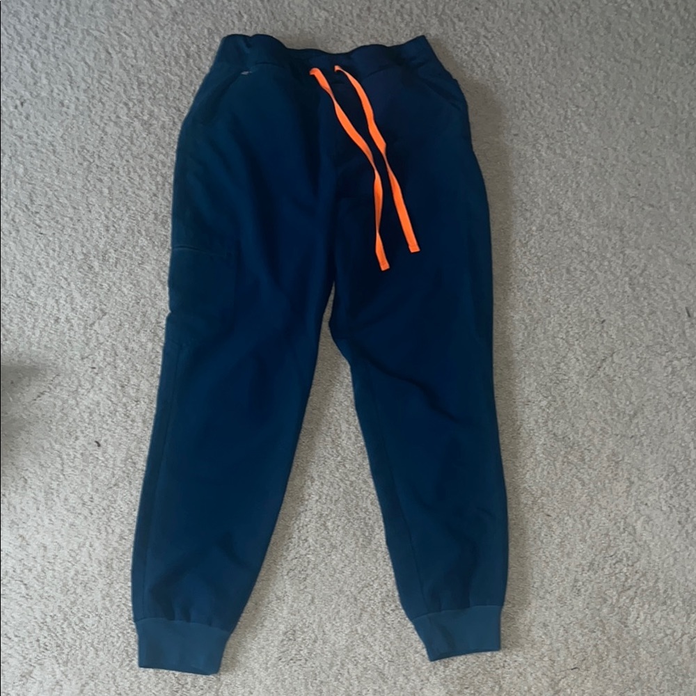 Figs Deep Reef high waisted jogger scrub pants in size Medium